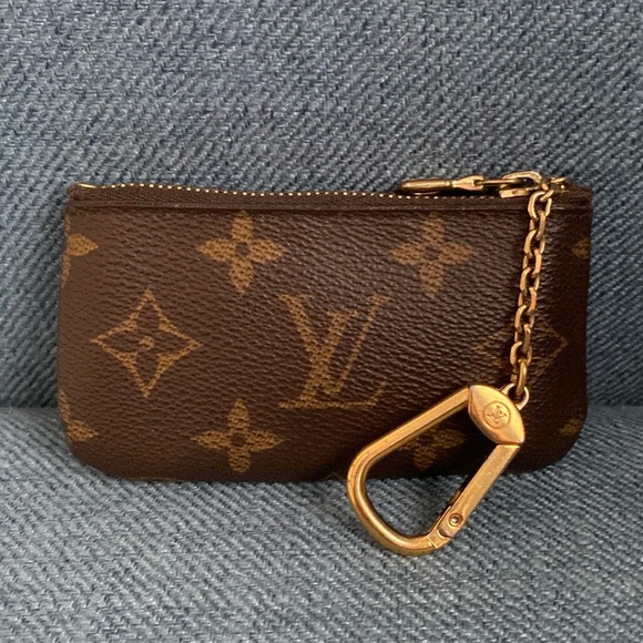 Louis Vuitton Monogram Key Pouch - Picture 2 of 16